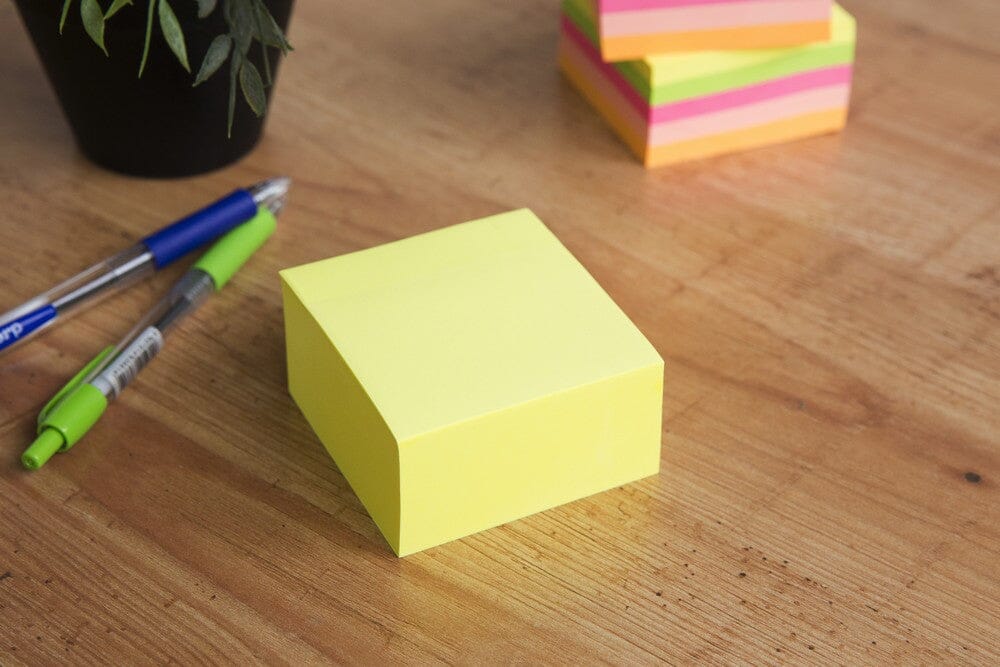 Notes blok 76x76mm - med 400 sider i gul - pakke med 6 stk